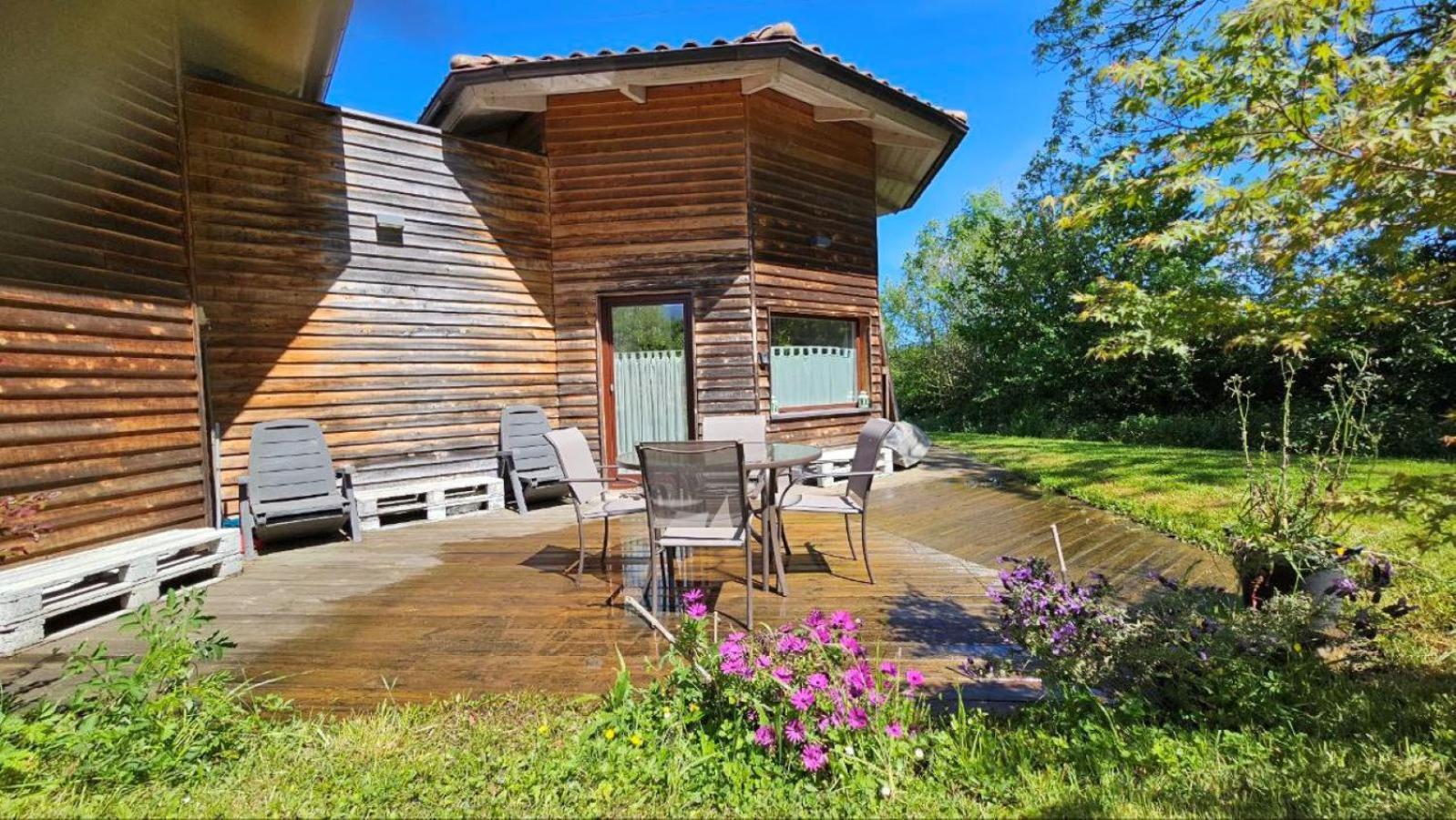 Mini Casa Con Jardin Villa Mungia Exterior photo