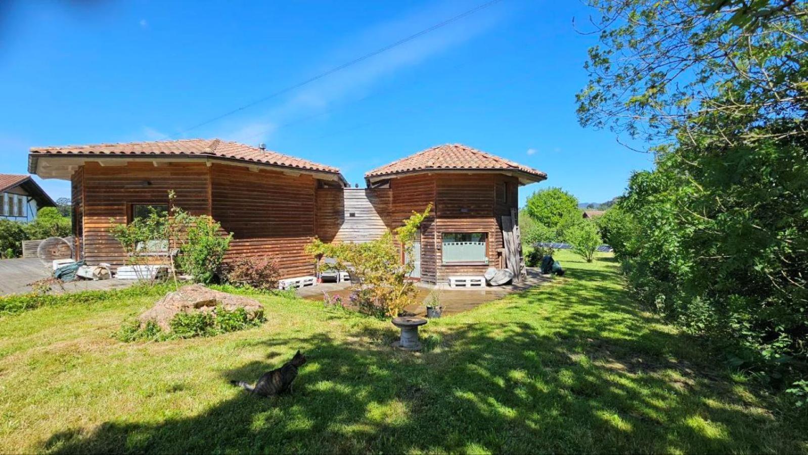 Mini Casa Con Jardin Villa Mungia Exterior photo